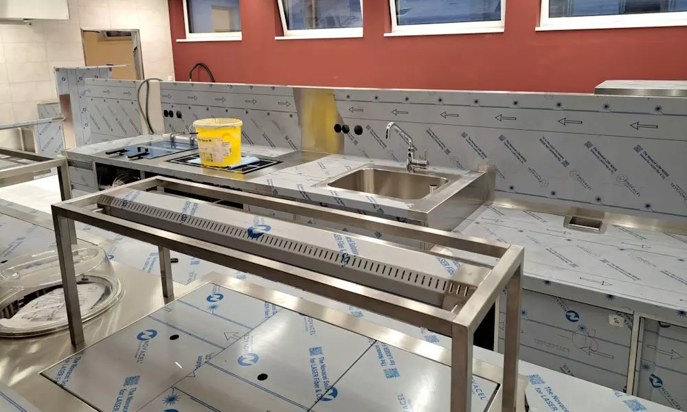 Küchenmontage, Buffet, Ausgaben, Bar