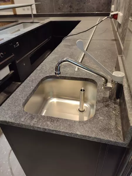 Montage Frumento Gastrotechnik, Großküchen, Buffet, Ausgaben, Bar, Foodtrack, Hohenems